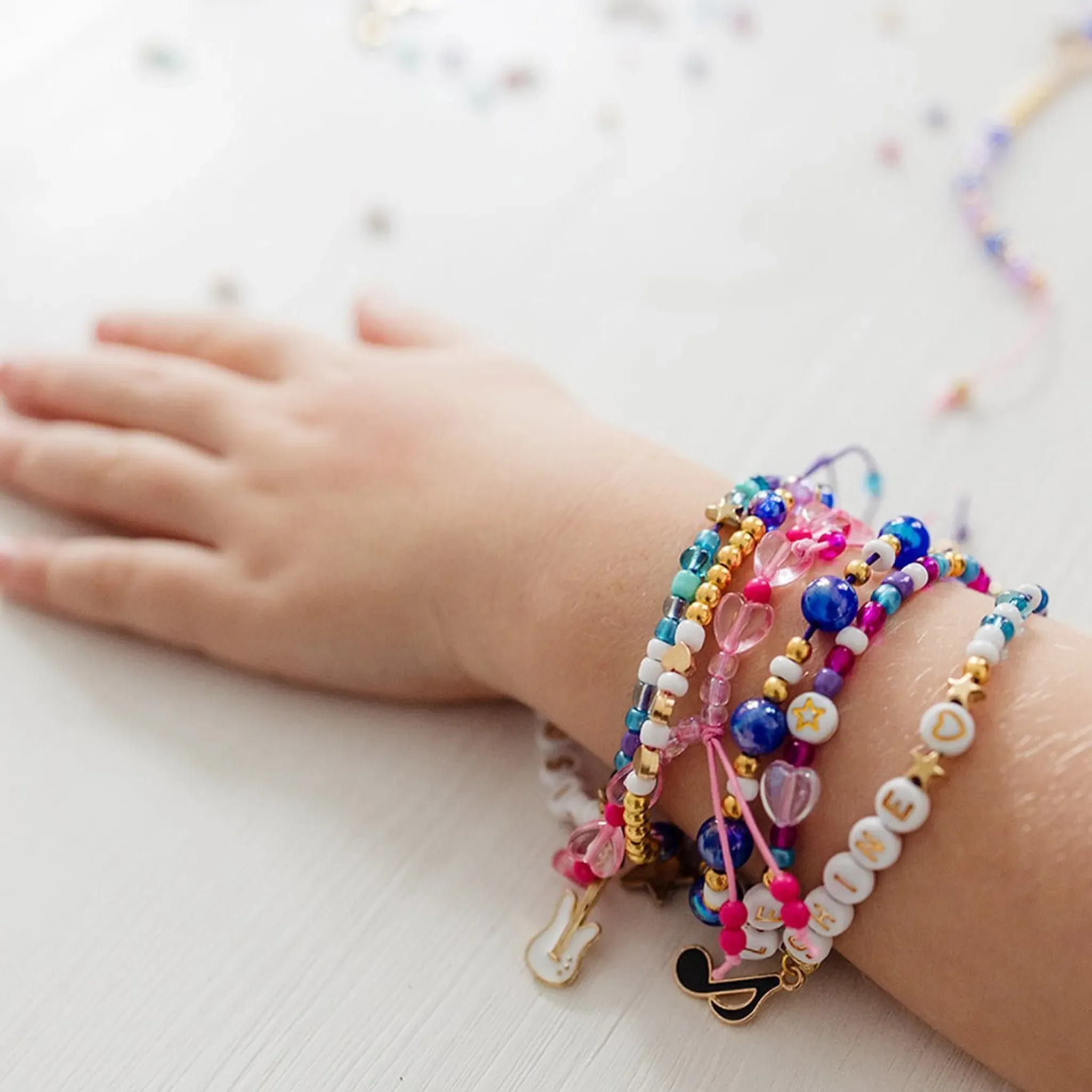 Design & Shine – Bastelset Glitzerarmbänder
